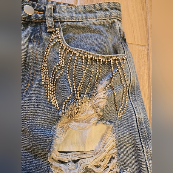 Vici Rhinestone Trim Distressed Shorts, S - Picture 6 of 9